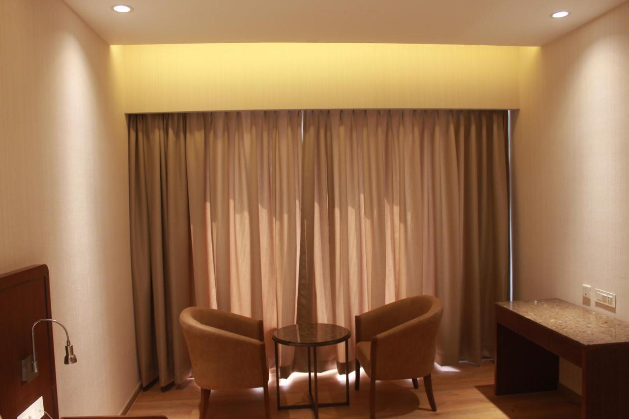 Hotel Rajhans Abhinandan Bhopal Dış mekan fotoğraf