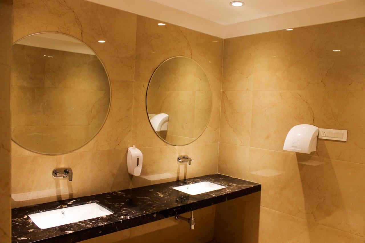 Hotel Rajhans Abhinandan Bhopal Dış mekan fotoğraf