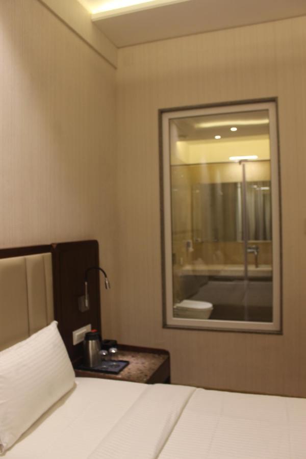 Hotel Rajhans Abhinandan Bhopal Dış mekan fotoğraf