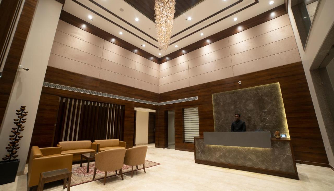 Hotel Rajhans Abhinandan Bhopal Dış mekan fotoğraf