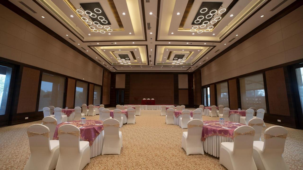 Hotel Rajhans Abhinandan Bhopal Dış mekan fotoğraf