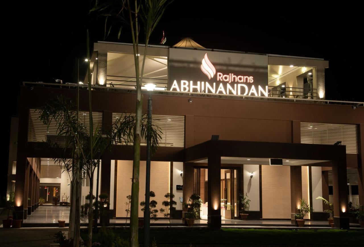 Hotel Rajhans Abhinandan Bhopal Dış mekan fotoğraf