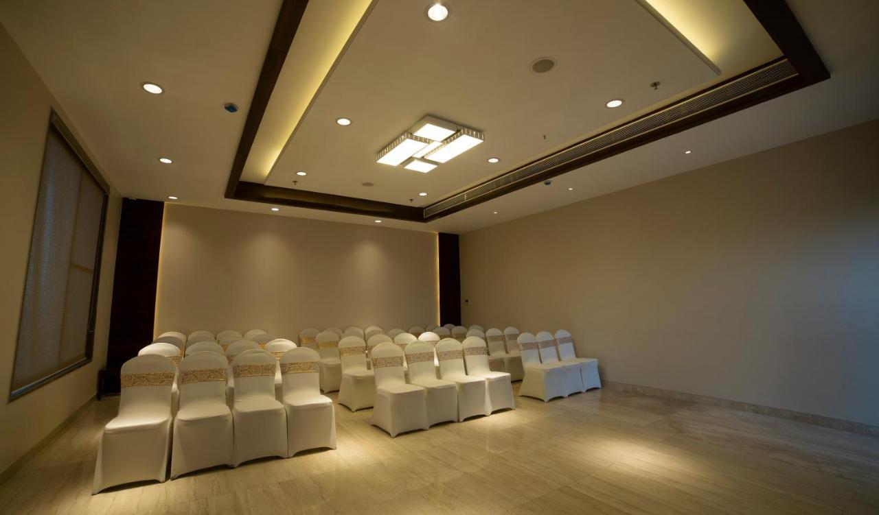 Hotel Rajhans Abhinandan Bhopal Dış mekan fotoğraf