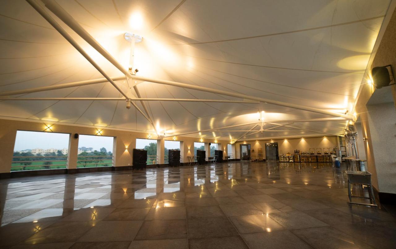Hotel Rajhans Abhinandan Bhopal Dış mekan fotoğraf