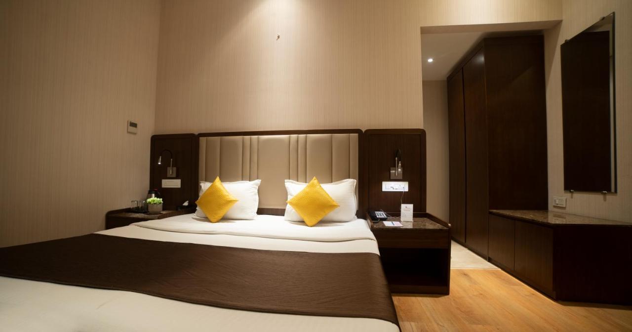 Hotel Rajhans Abhinandan Bhopal Dış mekan fotoğraf
