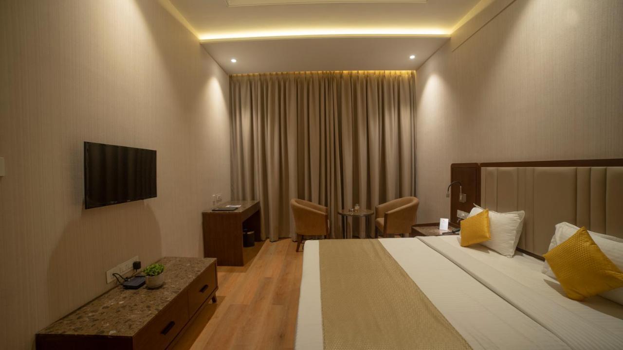 Hotel Rajhans Abhinandan Bhopal Dış mekan fotoğraf