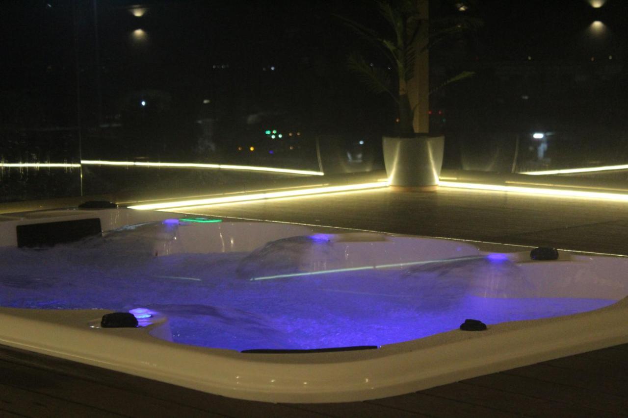 Hotel Rajhans Abhinandan Bhopal Dış mekan fotoğraf